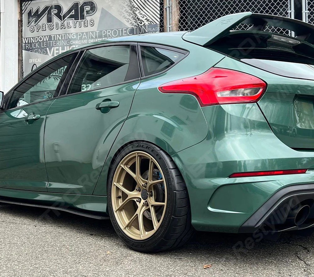 Gloss-Fir-Tree-Green-Metallic_677_